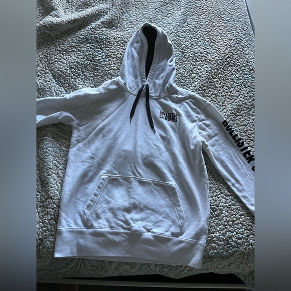 Hollister sweatshirt, white, flowers image size S - Picture 2 of 7